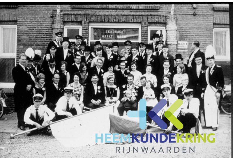 1965 Koning Tonny Hendriks en Koningin H.Th. E. Hendriks van Bentum F00002826